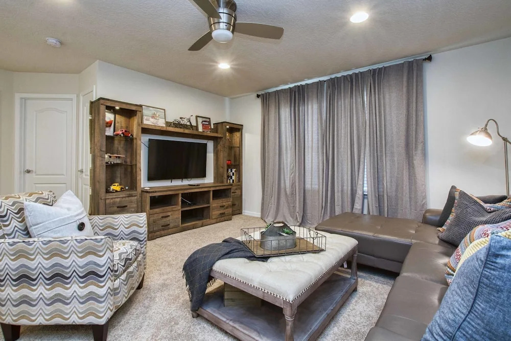 Windsor at Westside - 1820 Gobi Drive
