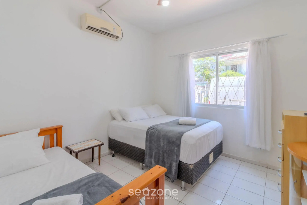 Casa 600m da Praia Central c/ garagem 3 qts NRR128