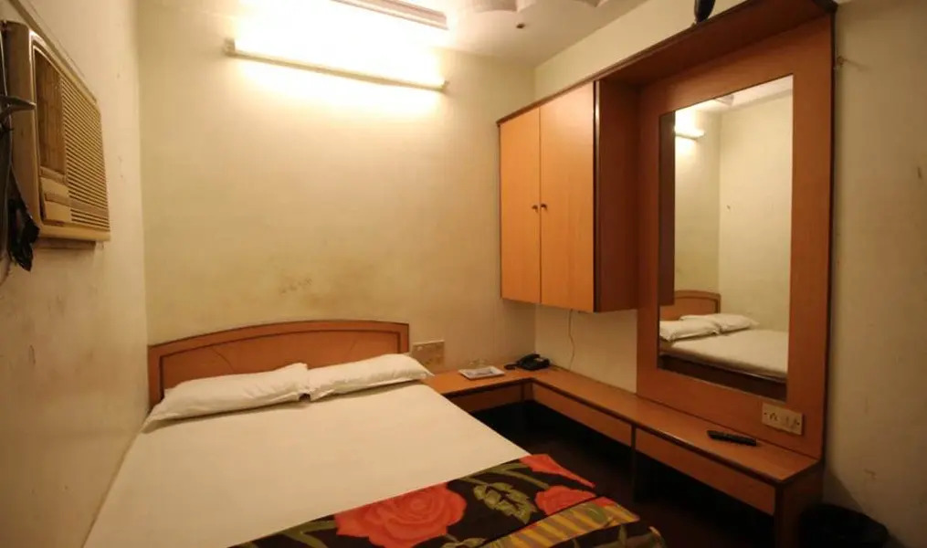 Hotel Hira Palace