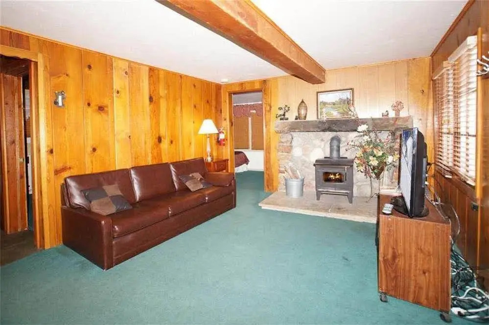 Bear Snugglin by Big Bear Cool Cabins
