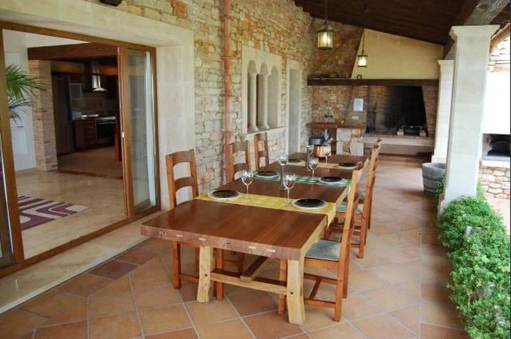 House - 4 Bedrooms with Pool and WiFi - 103976