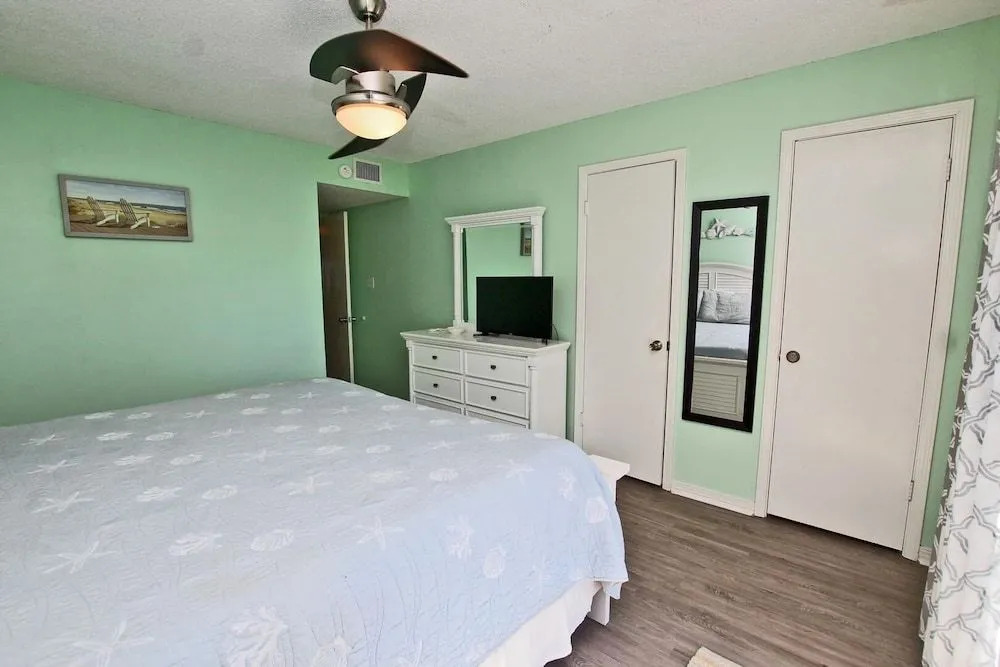 Seascape 102 - 2 Br condo