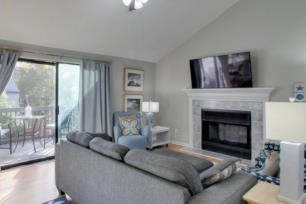 Sun, Surf & Sand in Fort Walton Beach! Cozy Condo