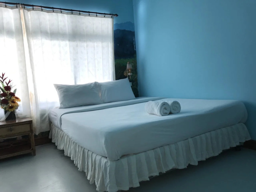 The Corner Transit Hostel