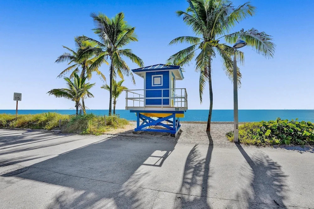Waves On Desoto Rental Unit With Pool