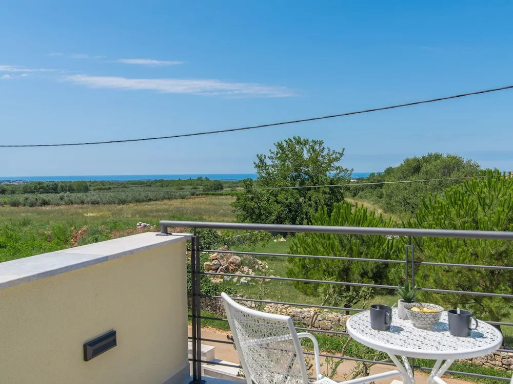 Villa With Private Pool in a Quiet Location With Garden and Grill