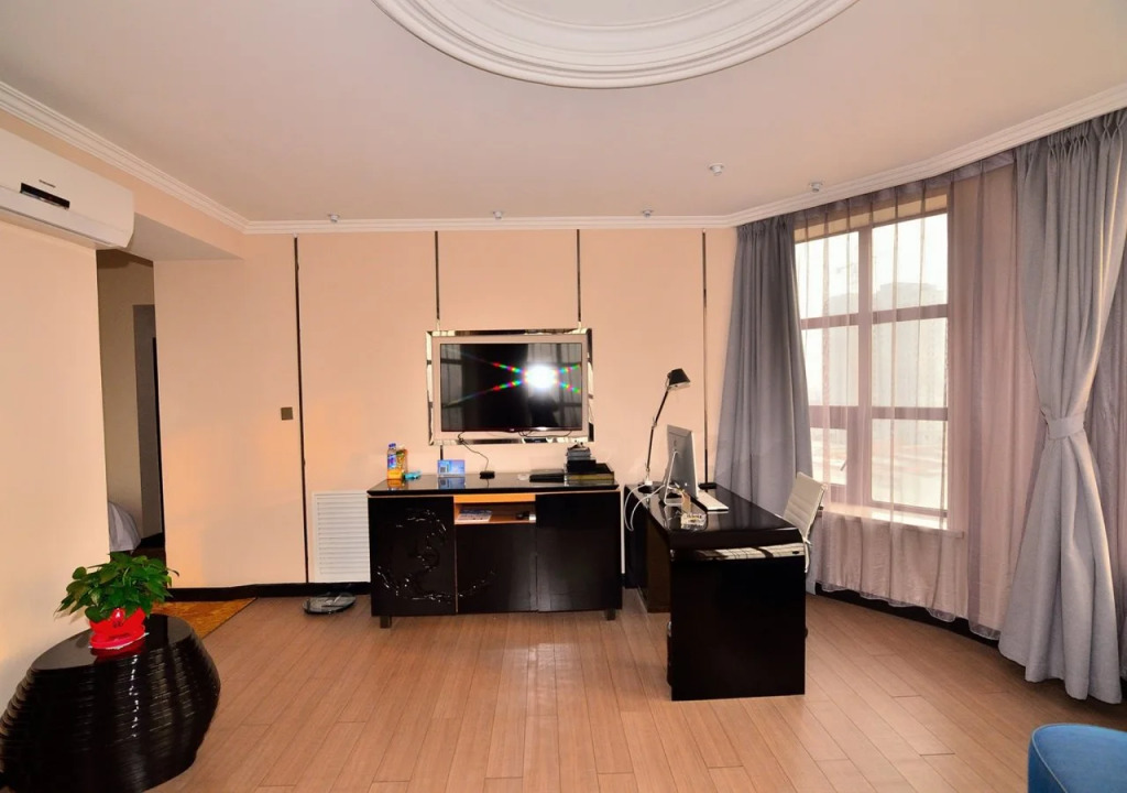 Baotou West Lake Hotel