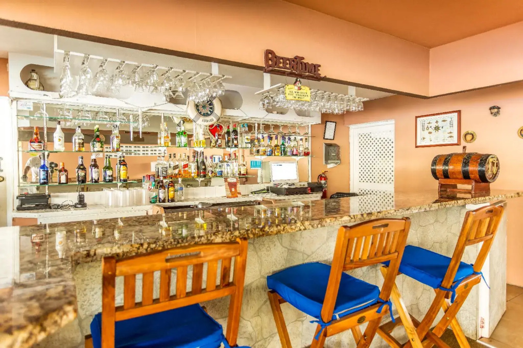 Pirates Inn