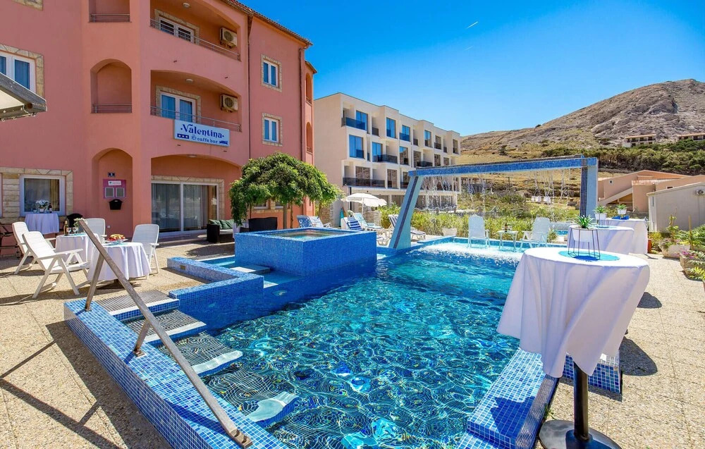 Gorgeous Home In Metajna