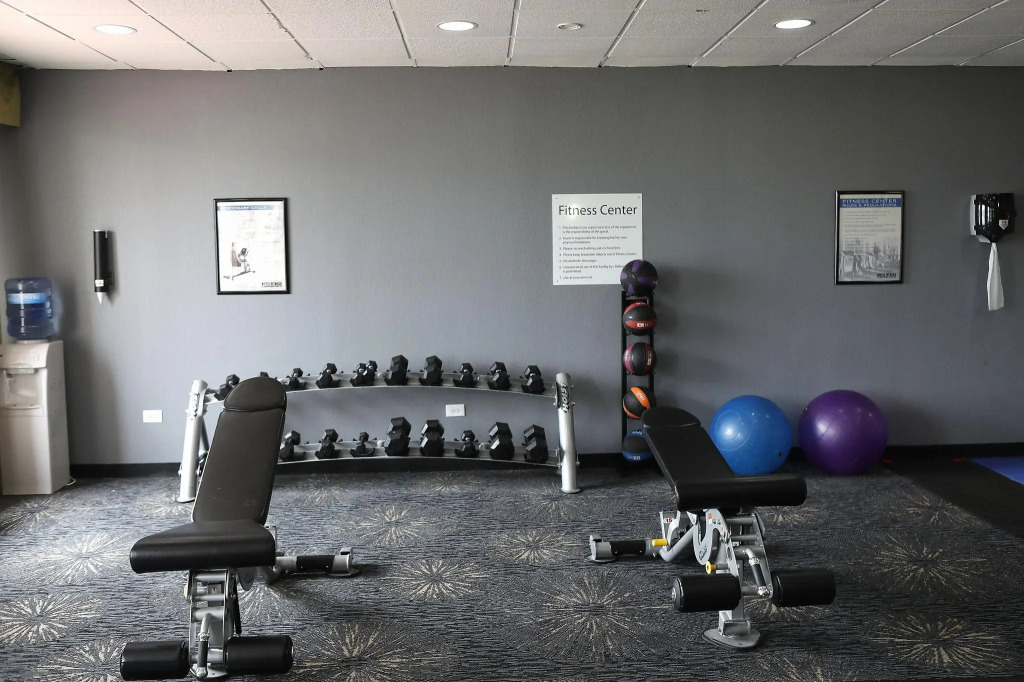 Holiday Inn Chicago Oakbrook by IHG
