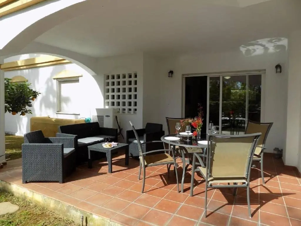 Family Friendly Ground Floor 2 bedroom Dama de Noche RDR200