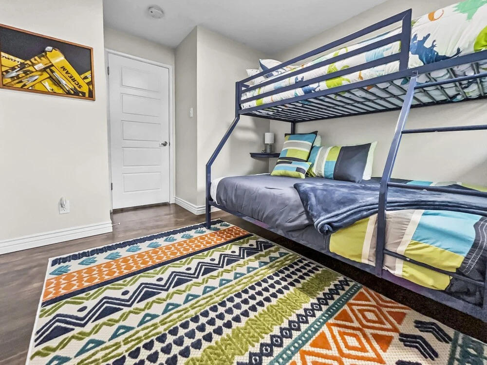 East Side Sunset Pad 3 Bedroom Home