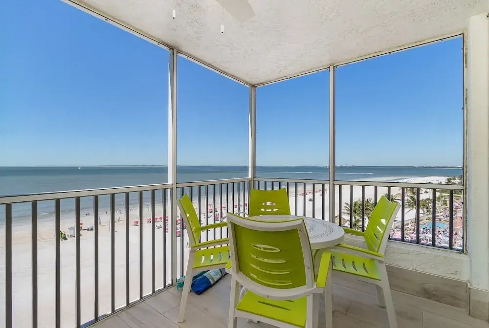 Beach Villas 706 Top-floor Condo W/ Gulf Views, Pool 2 Bedroom Condo