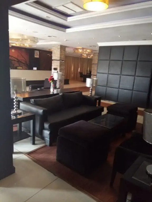 Room-owu Crown Hotel - Guest Room