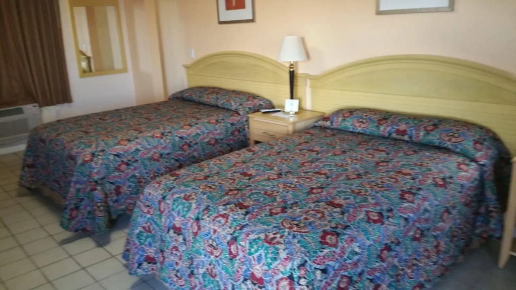 Travelers Inn - Clearwater
