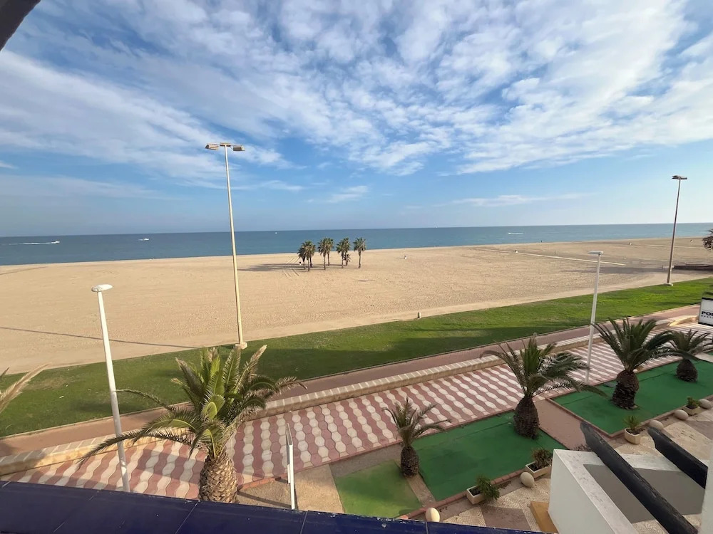 Two Bedroom Apartment on Front Line Of The Beach