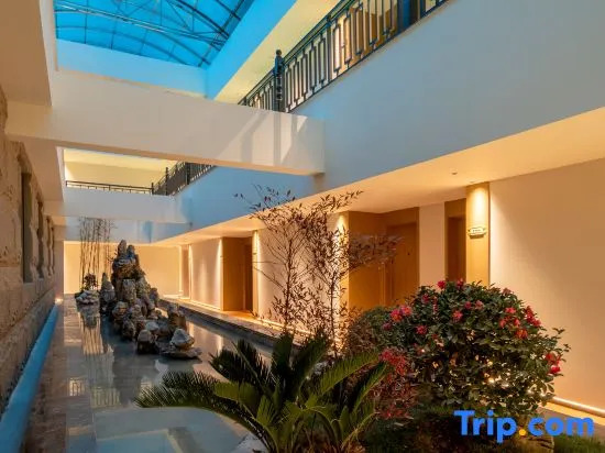 Ni Hao Hotel (Yueyang Tower District East Station)