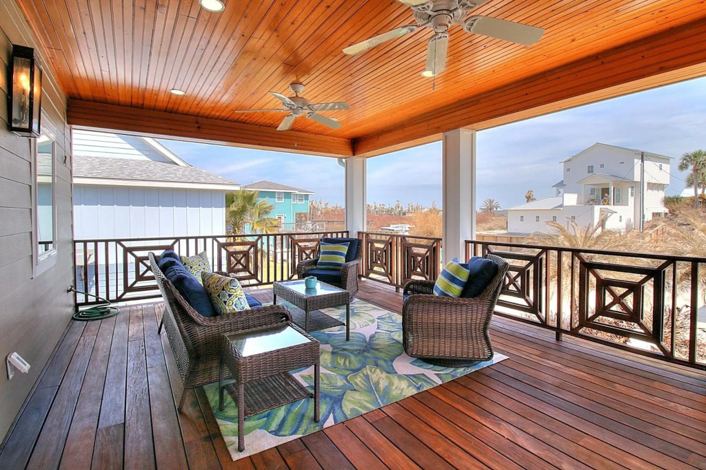 SE831 Huge and Upscale Home with Heated Private Pool in the Heart of Port A