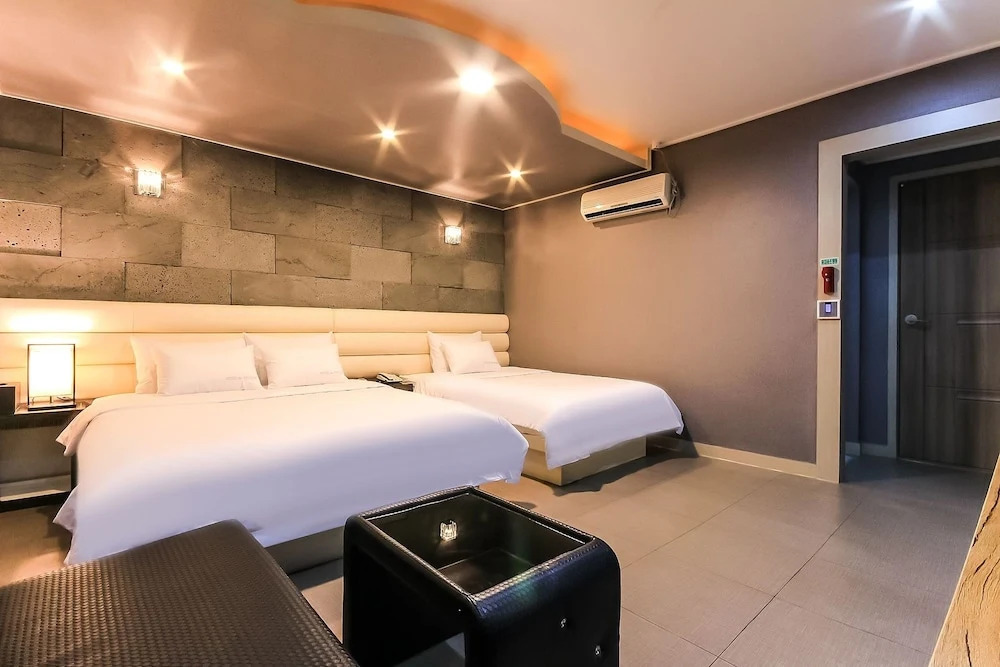 Changwon Sangnamdong Hotel de Maison