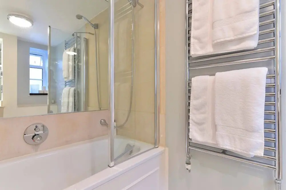 ALTIDO Peaceful 1 bed Flat off Sloane Square With Patio