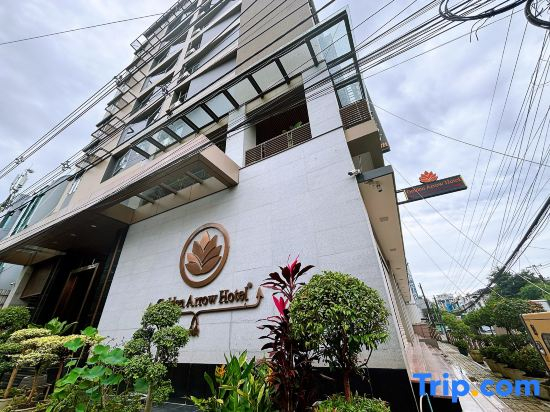 Golden Arrow Hotel