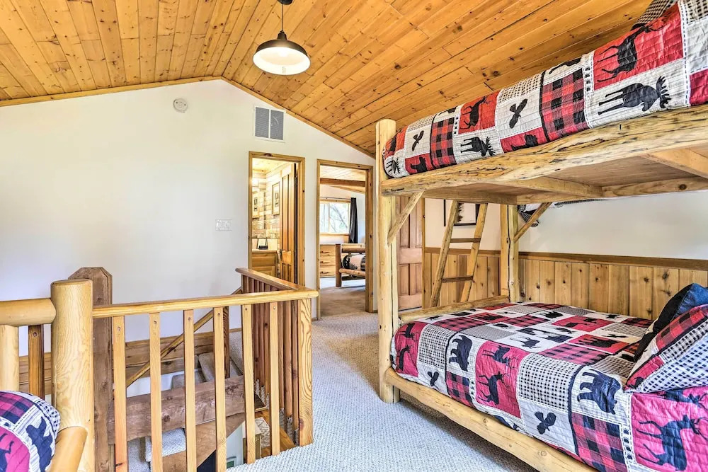 Peaceful Cabin w/ Mtn + River Views, Fire Pit