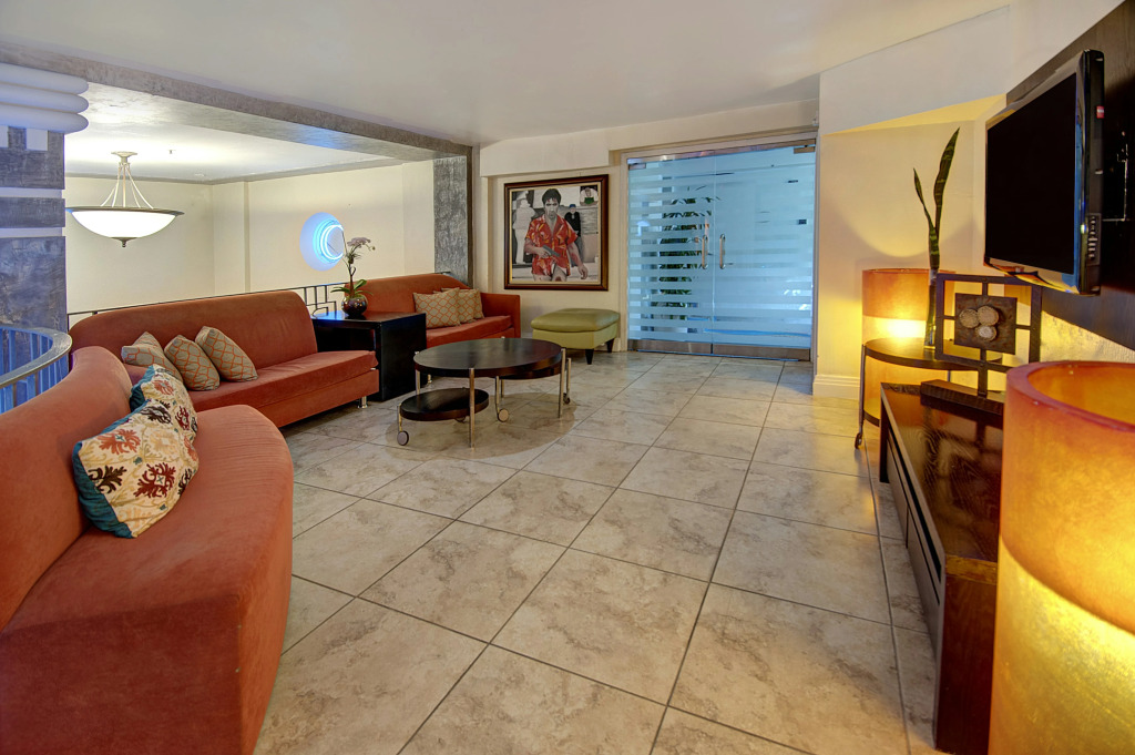 Beacon South Beach Hotel