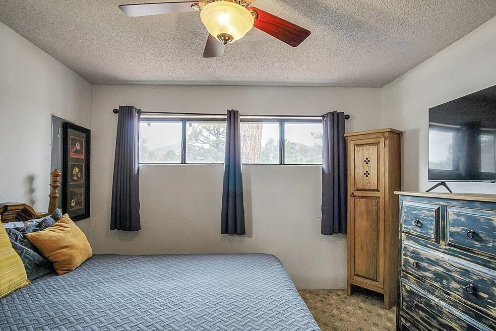Hummingbird Haven - Charming Ruidoso Retreat 4 Bedroom Home by RedAwning