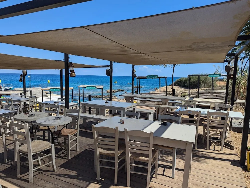 Andros Apt 2 Bed Free Wi-fi Safe Complex Pool