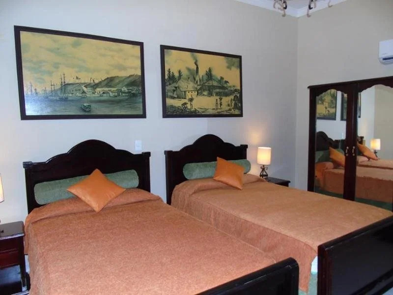 Hotel E Colonial