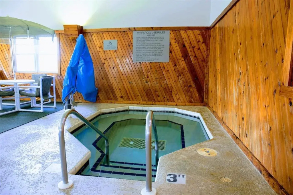 Country Inn & Suites by Radisson, Sparta, WI