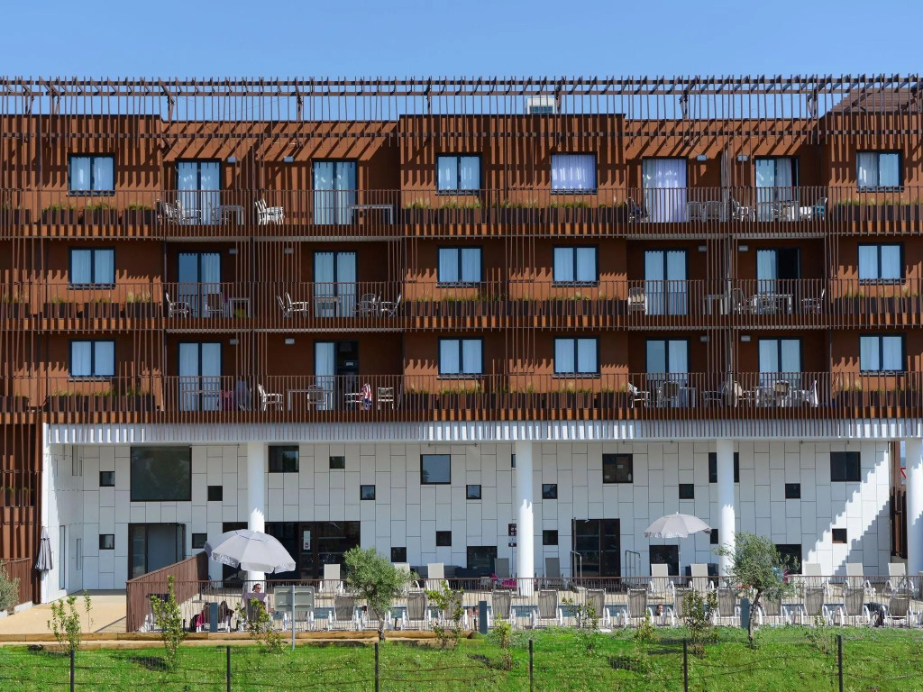 Modern Flat Near the Beach