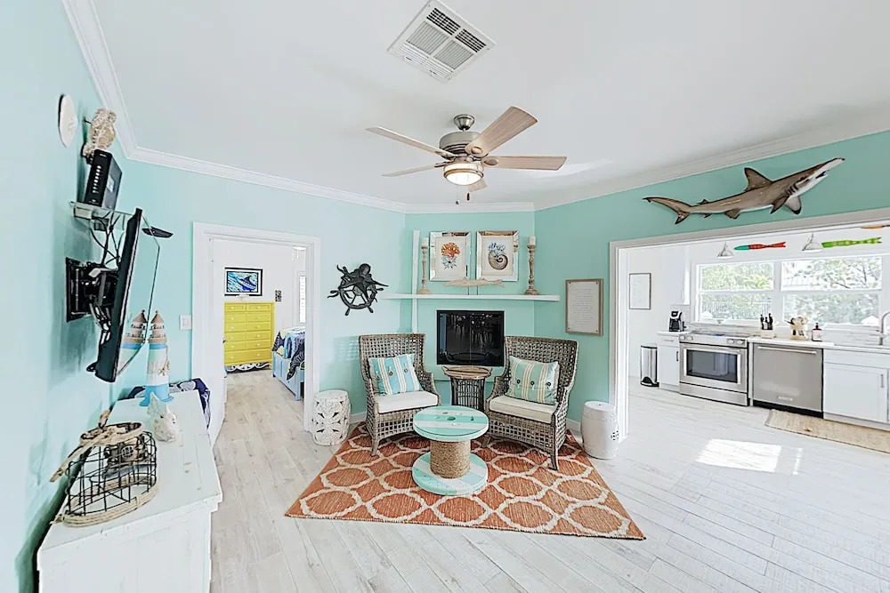 Sun-soaked Canal-front W/ Private Dock & Pool 3 Bedroom Home