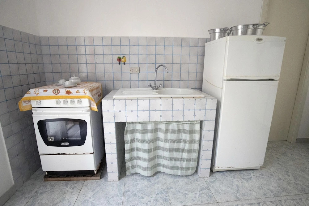 Furnished Open-space Apartment Near the sea and Commercial Points