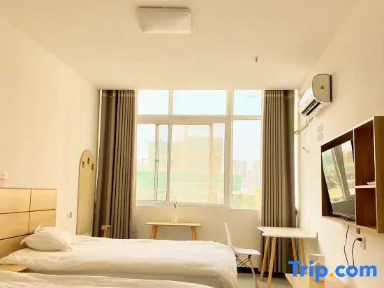 Linquan Guojin Hotel (Linquan Passenger Transport Center)