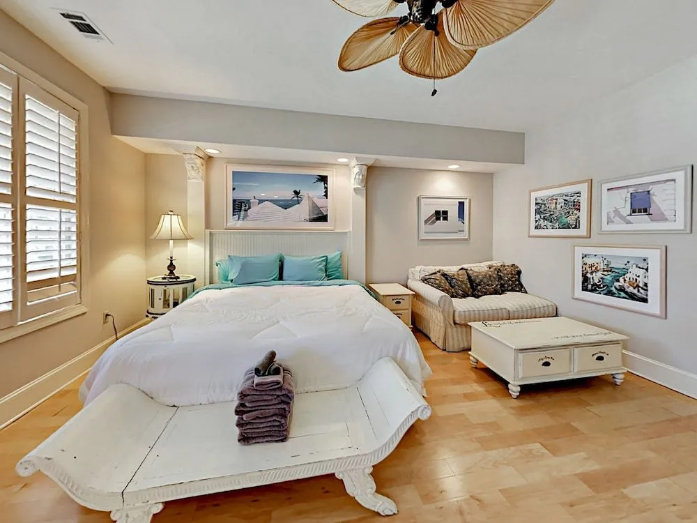 8 Mizzenmast Court Home 4 Bedrooms 4.5 Bathrooms Home