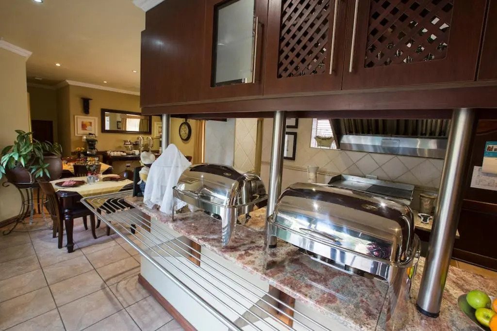 Le Cozmo Guesthouse