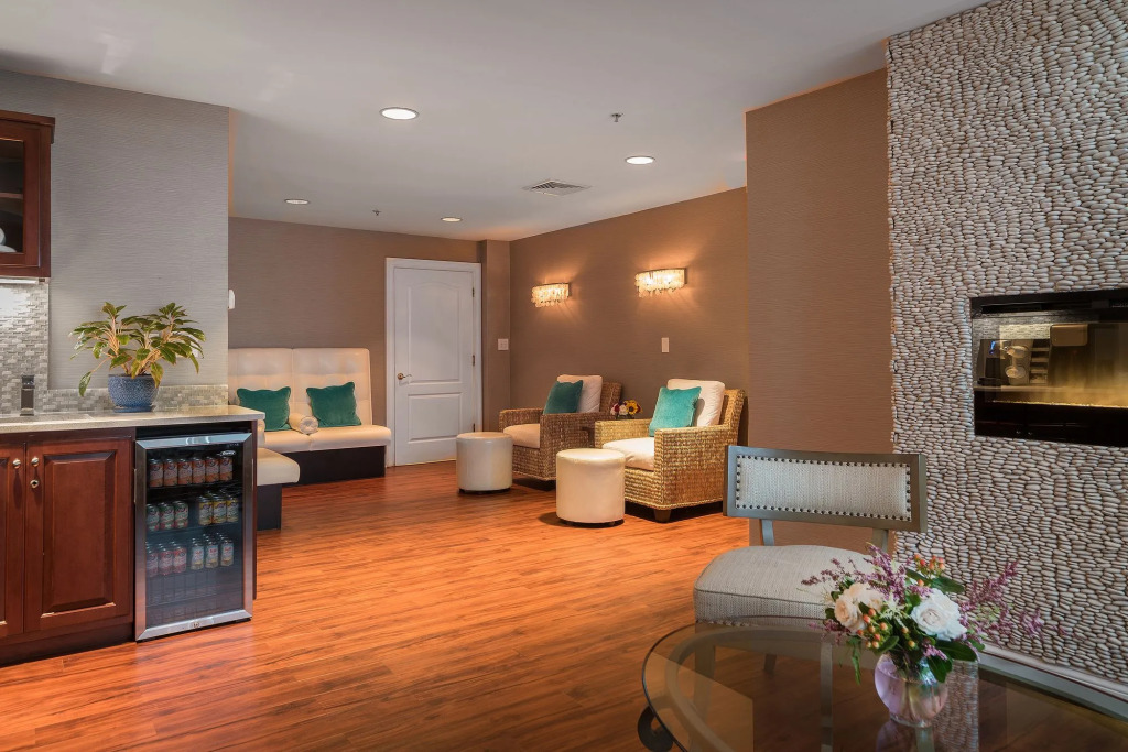 Waters Edge Resort & Spa