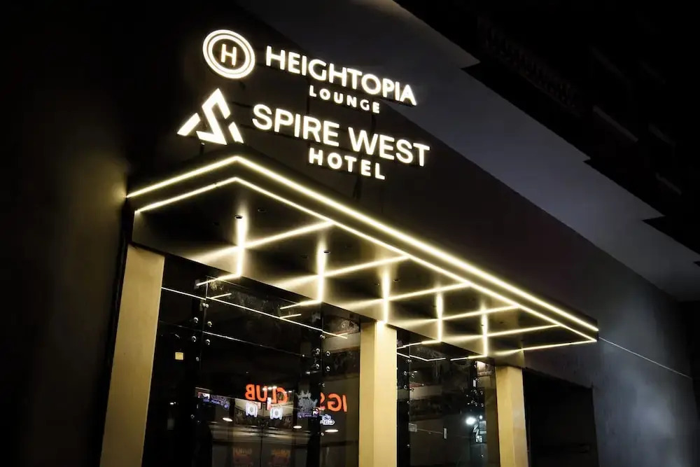 Отель Spire West