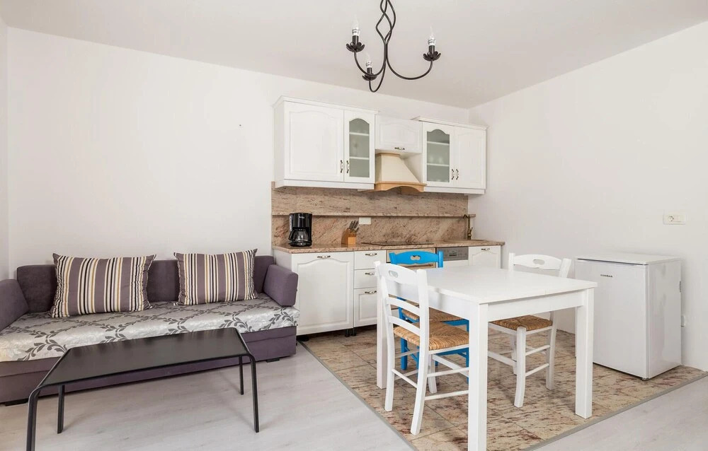 Awesome Apartment in Moscenicka Draga With Wifi and 1 Bedrooms