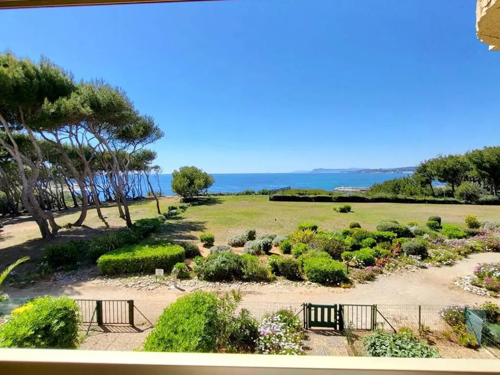 Appartement Six-Fours-les-Plages, 2 pièces, 4 personnes - FR-1-316-212