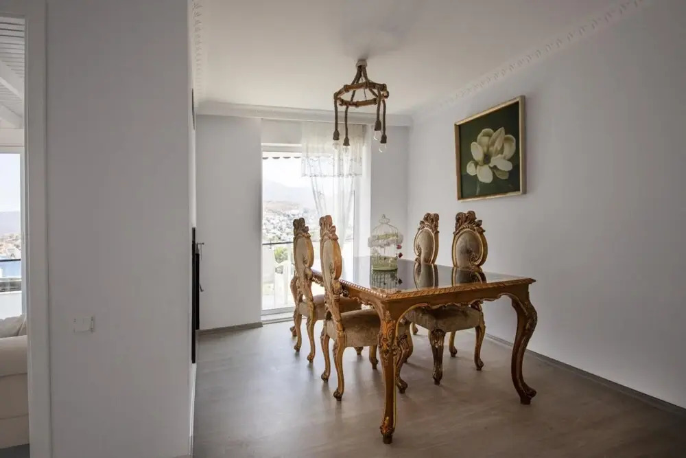 Seaside House With Mesmerizing View in Turkbuku
