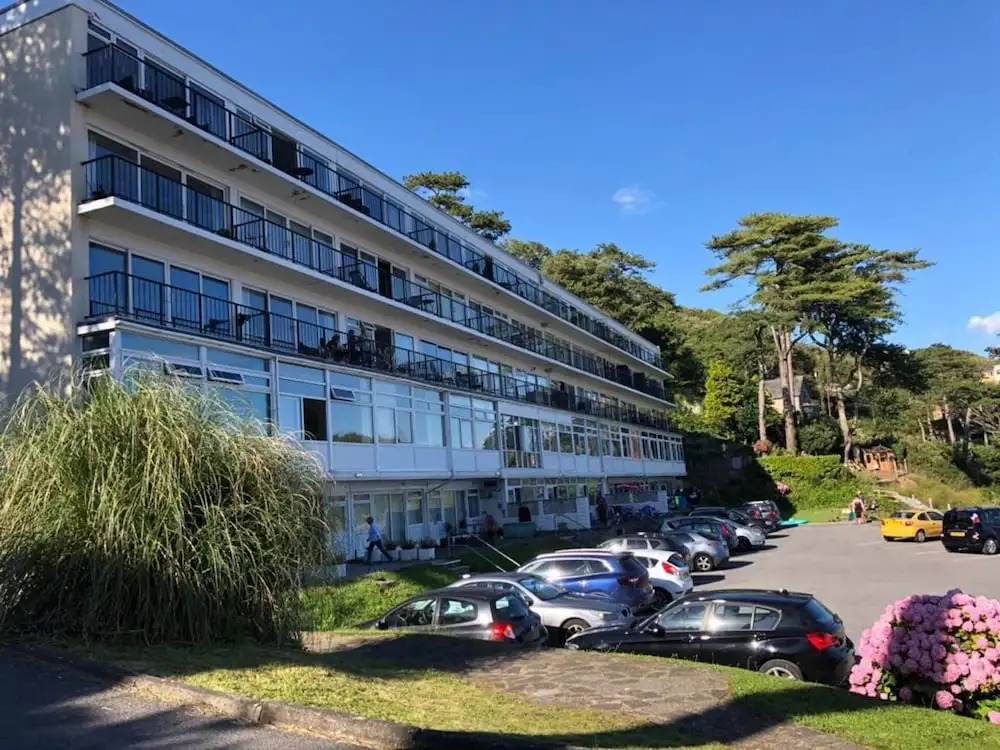 Stunning Beach Front Apartment in Caswell Swansea