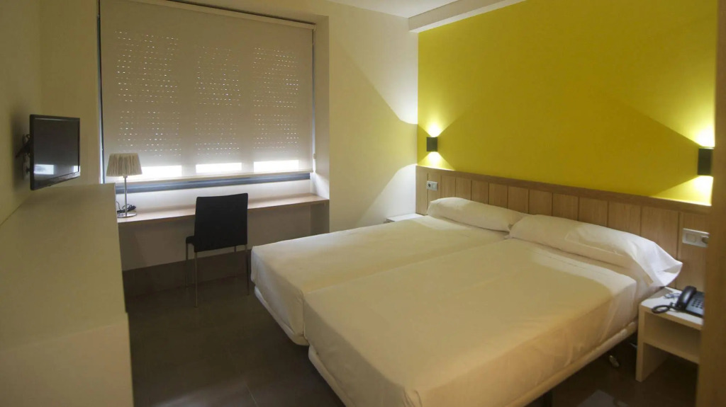 The Book Factory Hostel by gaiarooms