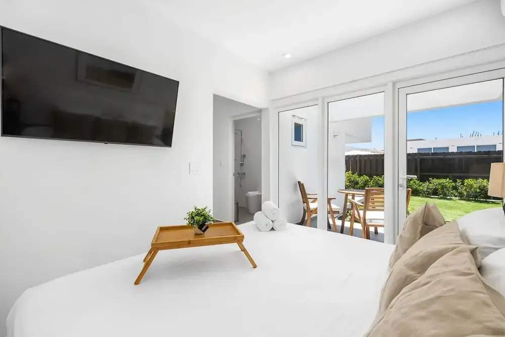 3BR 3BA Newly Built w Private Pool 5 min 2 Beach
