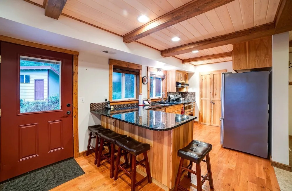 Mt. Baker Rim Cabin #50 - Welcome to The Thirsty Moose Lodge!
