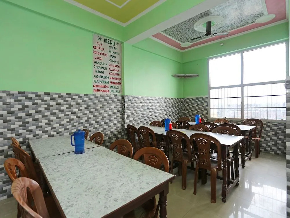 OYO 17011 Hotel Kiran