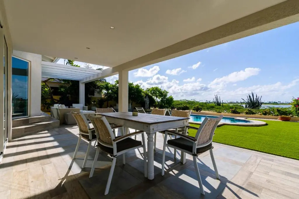Ocean View! Fully Renovated Villa, Private Pool!