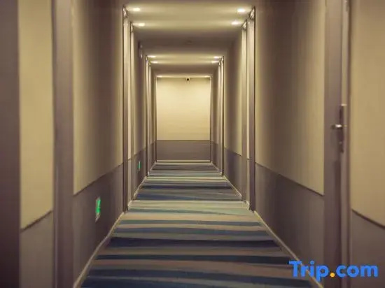 Home Inn Yubai Yun Hotel (Pingdu Xiamen Road Olympic Sports Center)