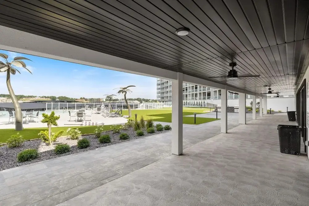 Lakefront Topsider Condo w/ Boat Slip, 2 Pools & Large Deck